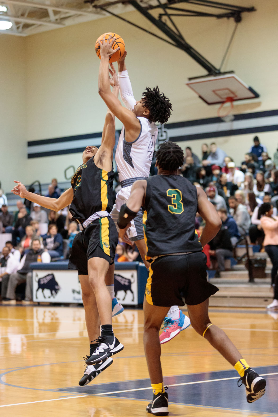 The Hickory Ridge Ragin' Bulls Host the Independence Patriots in a Southwestern Class 4A matchup.
